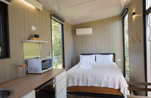 Harewood House | Applewood Cabin 2 by Tiny Away