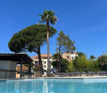 Pianotolli-Caldarello Apartment | Appt neuf 2-4 pers avec loggia - Piscine chauffée - Bord de mer - Corse du Sud- Bonifacio