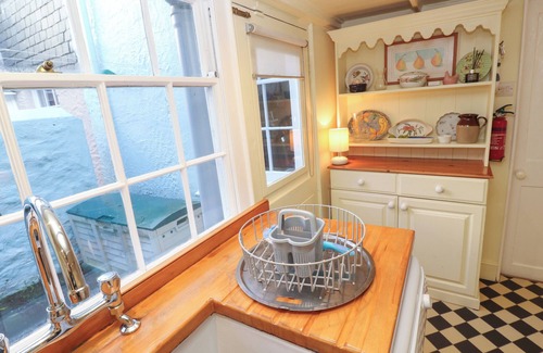 Mylor Churchtown Cottage | April Cottage