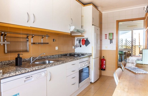 Beato Apartment | Apt with Stunning River Views and Private Rooftop!