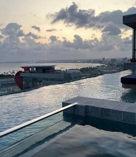 Pajucara Apartment | Apto Luxo Beira-Mar com Varanda de Frente para o Mar da Praia de Pajuçara NT1207