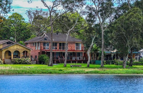 Tuggerawong House | Aqua Vista Retreat