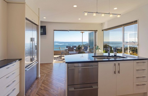 Nelson House | Aquavista - Beautiful Views over Tasman Bay