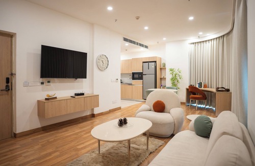 IMT Manesar Hotel | AR SUITES KLJ SQUARE