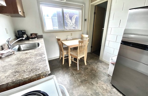 Regional District of Nanaimo Hotel | Arbutus Grove Motel