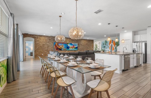 Loughman House | Arcade, Waterpark, Theater, LEGO Room, Pool & Spa, Dual 86” TVs: Paradise Palms