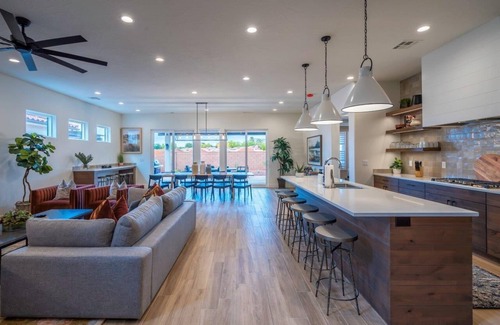 Santa Clara House | Arcadia 62/63 | Sleeps 52! Private Hot Tubs * GAMES * Fire Pits * Arcades