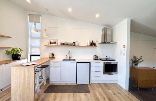 St. Clair Apartment | Architectural guest house in St Clair