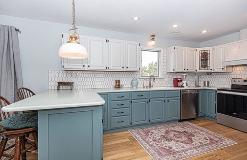 Little Salisbury House | Arctic Ave House: Sunny and bright beautiful 4 Bedroom 3 Full bathroom single home walking distance to the beach, Free WiFi, linens included. Remodel just in couple month. Great location, walk in to restaurants, coffee shop, Acme grocery store, Kids