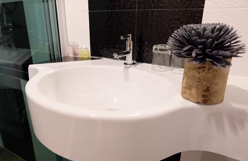 Anusawari Hotel | Area 69 Don Muang Maison