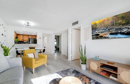 St. Augustine Beach Apartment | Arenas y Sol Perfect autumn beach retreat!