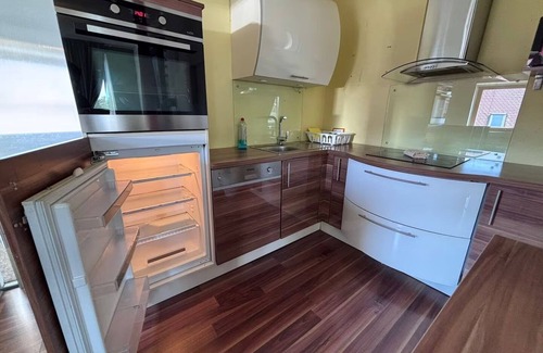 Zeitz Apartment | Ariprop Rooftop Terrace flat for Families & Teams