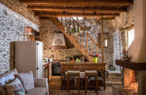 Pombia Apartment | Arismari Houses - Arismari