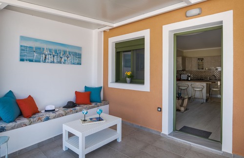 Minia House | Arktos Sunset Villa