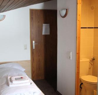 Stueben Bed & Breakfast | Arlberg Motel Ski-In & Ski-Out access to Austrias largest ski area