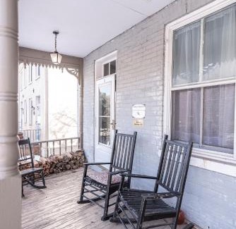 Bolivar House | Armory Quarters A