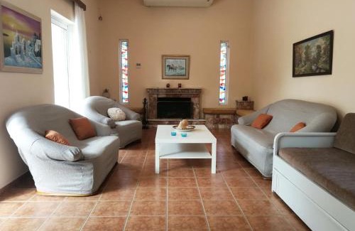 Karakiani House | AROKARIA HOUSE