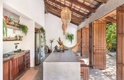 Marau House | Arquitetura Contemporânea à 200 Metros da Praia