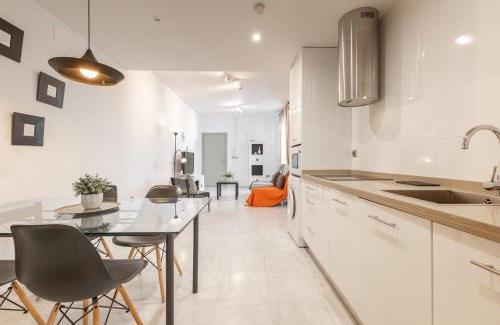 Feria Apartment | Arrayan Central Suite by Valcambre