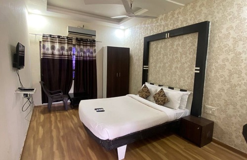 Ahmedabad Hotel | Arristo Resorts & Club