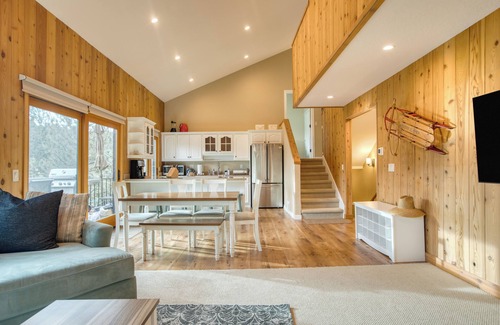 Meadow Bay House | Arrowhead Lakeside Escape by AvantStay | Private Lake Access | 3min to the Lake