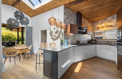 Arrowtown House | Arrowtown Luxury Escape with Hot Tub