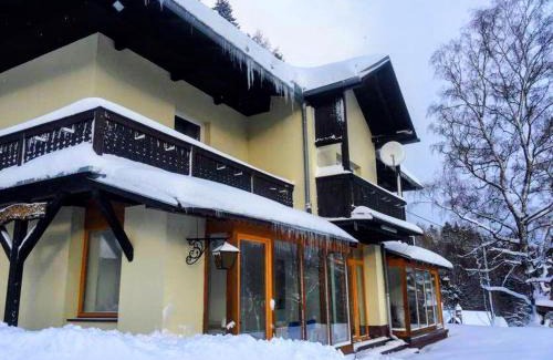 Semmering Apartment | Art in Waldfrieden