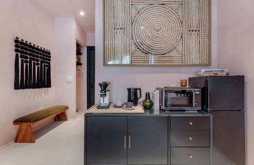 Bayside Historic District Apartment | Artisan Studio- Breakfast Nook by Design District