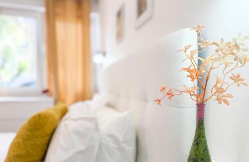 Benfica Apartment | Artistic 2-bedroom apartment with courtyard