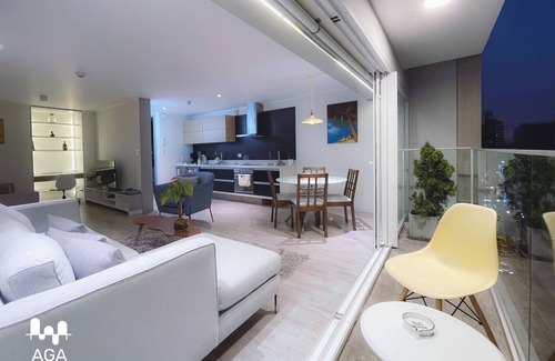 Miraflores Apartment | Artistic Loft & Heart of Miraflores with Long Balcony