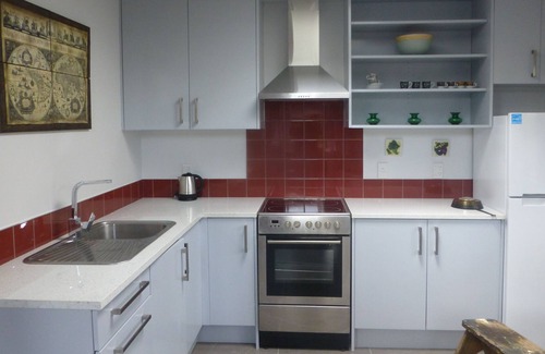 Eketahuna Apartment | Arty Place -where you can relax and enjoy art.