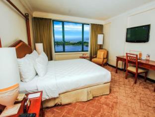 Losari Hotel | Aryaduta Makassar