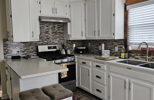 Lakeside House | Ask about winter specials for Healthcare travelers!