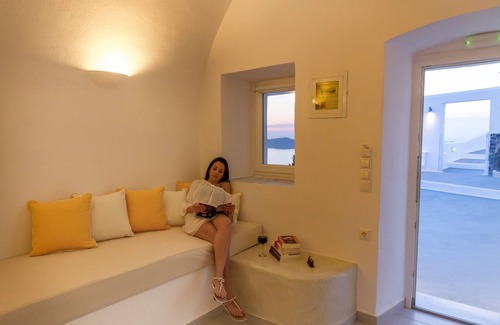 Fira House | Asma Suites