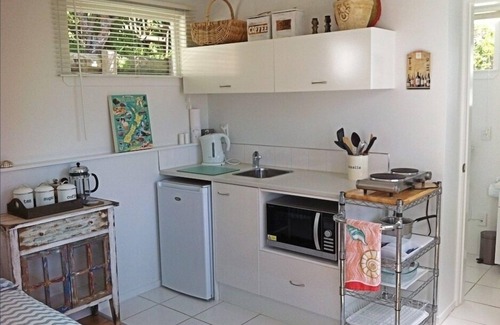 Plimmerton Cottage | Aspen Cottage - Stylish Cottage with Sea Views
