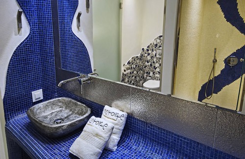 Akrotiri Hotel | Astarte Suites