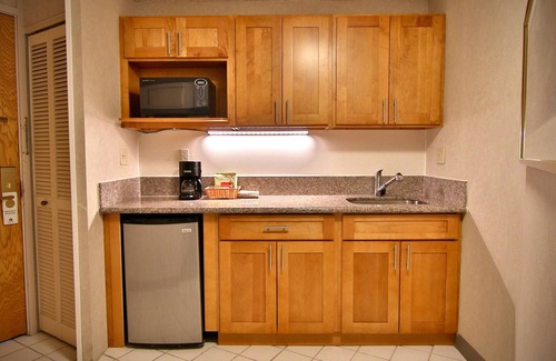 Downtown Honolulu Hotel | Aston at the Executive Centre Hotel