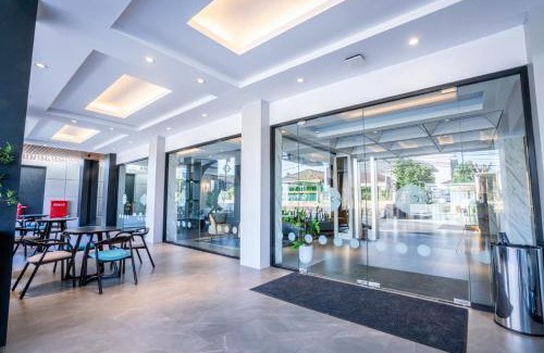 Pangkalpinang Hotel | Aston Emidary Bangka Hotel and Conference Center