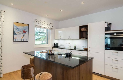 Alpendorf Ski Chalet | Chalet in Sankt Johann near Ski Slopes