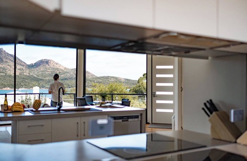 Coles Bay House | At The Bay - Freycinet Holiday Houses