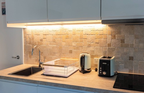 Point Lookout Apartment | At the Beach - Modern Studio Steps from the Beach!