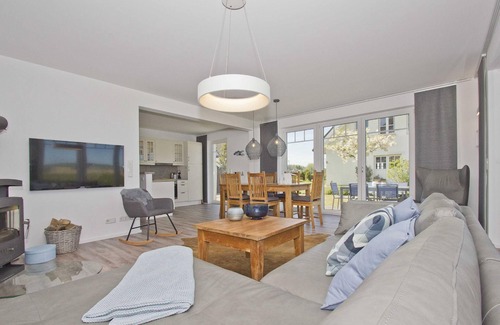 Monchgut-Granitz House | At the sailing harbor, terrace, garden, sea view - vacation home Boddentraum Abendrot