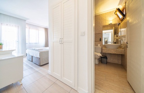 Oludeniz City Center Hotel | Ata Lagoon Beach