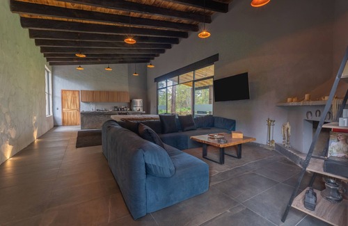 Atemajac de Brizuela House | Atemajac Getaway, Big House & Garden