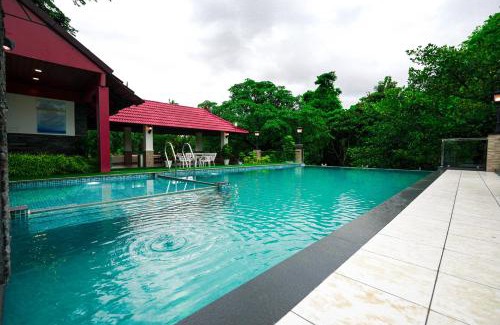 Athirapally Hotel | Athirappilly Rainland Resort