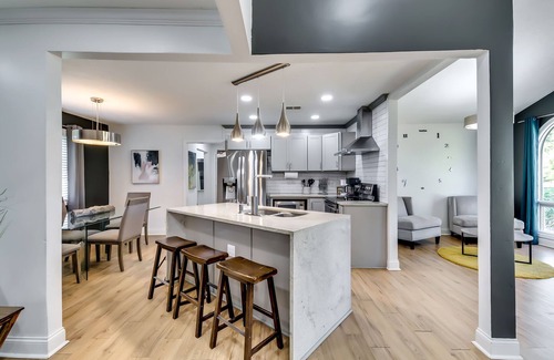 Church Street House | ATL's Stylish Manor/9Beds/6Bedrms/4Baths