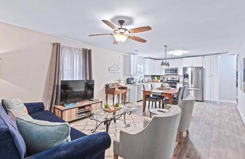 Atlanta House | Atlanta Urban Cottage 2.0 Stadium, Arena, Aquarium