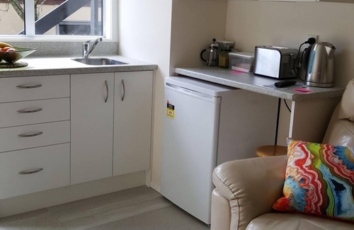 Johnsonville Apartment | Attractive and cosy studio apartment with miniumum of two nights stay