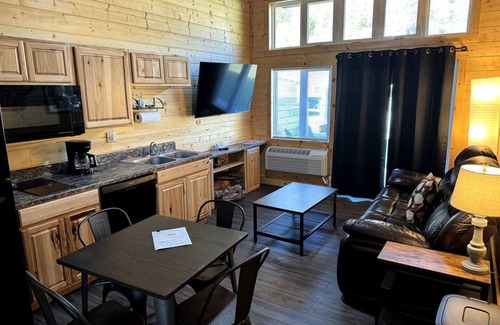 Bramwell Cabin | ATV TrailCamp: Larne's Lodge- Just seconds from the HMT Pocahontas Trailhead!