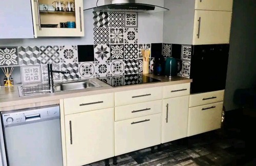 Vidauban Apartment | AU CALME. AU FIL DE L'EAU 4 travellers: Studio 2 beds. 1 shower. Kitchen